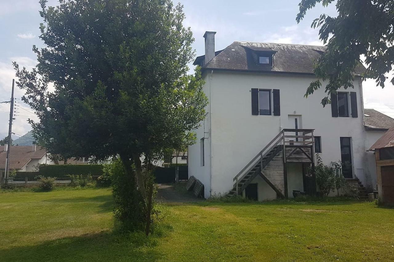 Grand appartement sympa 7 personnes au cœur de la vallée parking privé terrasse plein sud Argelès-Gazost Extérieur photo